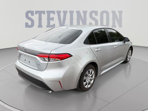 Used 2026 Toyota Corolla LE w/ Carpet Mat Package (TMS) FWD image 5