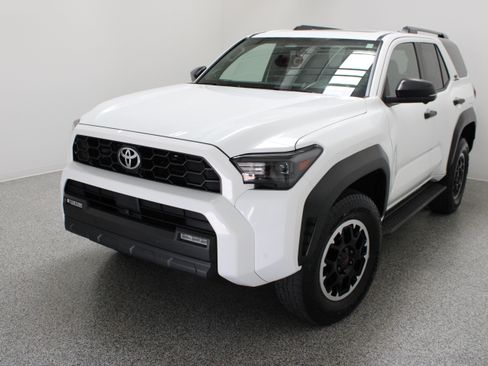 Used 2025 Toyota 4Runner TRD Off-Road Premium w/ Tow Technology Package AWD/4WD image 2