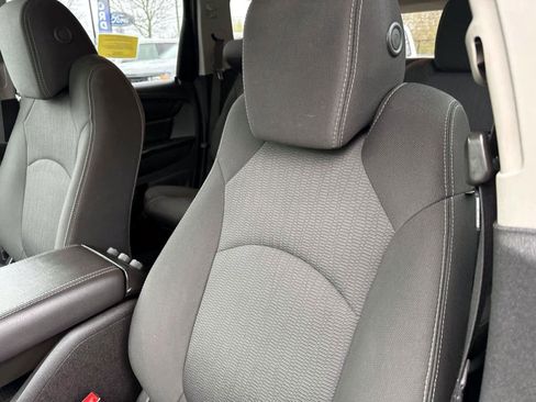 Used 2017 Chevrolet Traverse LT AWD/4WD image 18