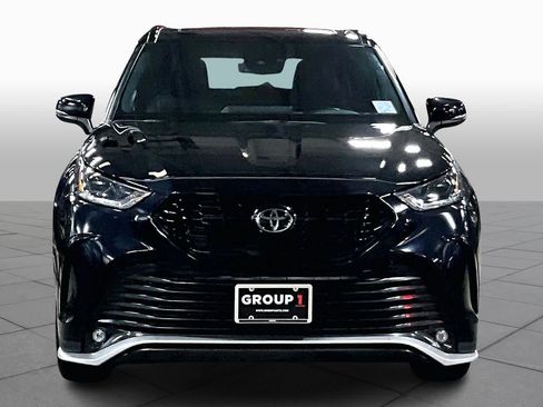 Used 2023 Toyota Highlander XSE image 4