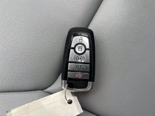 Used 2021 Ford Explorer XLT w/ Equipment Group 202A AWD/4WD image 34