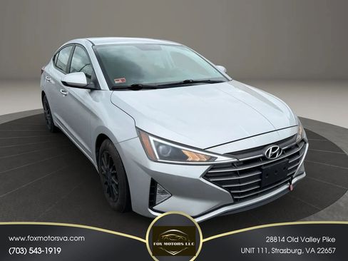 Used 2019 Hyundai Elantra SE w/ Cargo Package FWD image 1