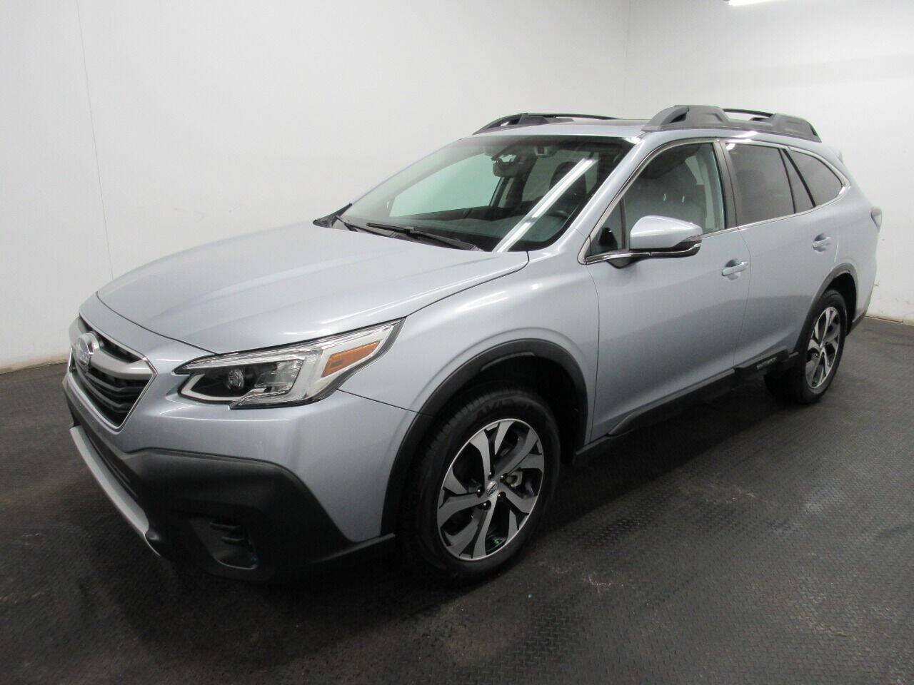 Used 2020 Subaru Outback Limited AWD/4WD image 1