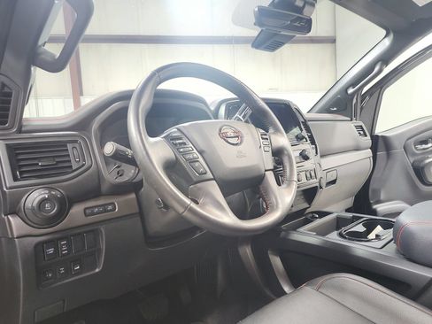 Used 2024 Nissan Titan PRO-4X w/ Pro-4x Convenience Package AWD/4WD image 18