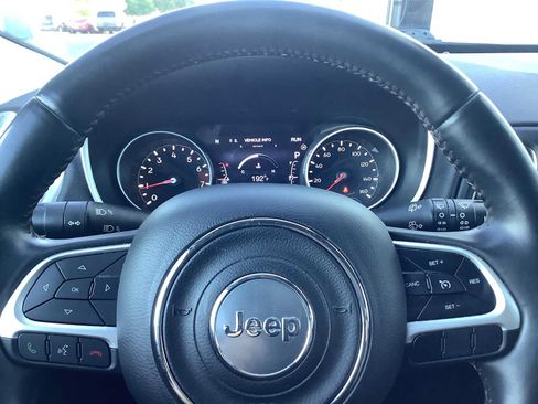 Used 2018 Jeep Compass Latitude w/ Popular Equipment Group AWD/4WD image 16