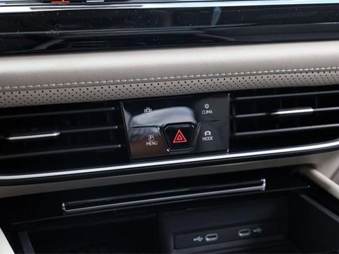 New 2026 Volkswagen Atlas SE image 17