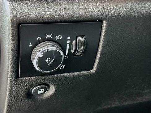 Used 2021 Jeep Grand Cherokee Limited w/ Luxury Group II AWD/4WD image 13