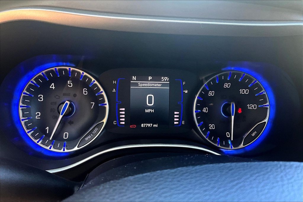 Used 2020 Chrysler Voyager Lxi FWD image 11