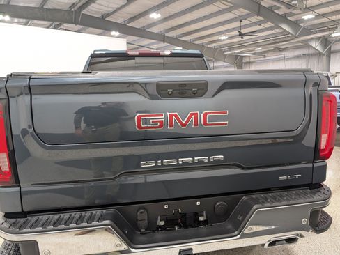 Used 2020 GMC Sierra 1500 SLT w/ SLT Premium Plus Package image 4