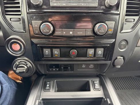 Used 2020 Nissan Titan PRO-4X w/ Pro-4x Convenience Package AWD/4WD image 22