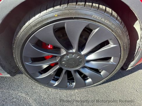 Used 2021 Tesla Model Y Performance image 18