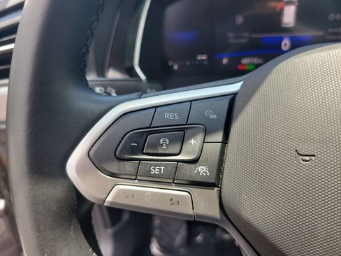 Used 2023 Volkswagen Jetta SE w/ Panoramic Sunroof Package FWD image 26