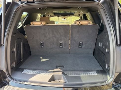 Used 2024 Chevrolet Tahoe Premier w/ Premium Package image 30