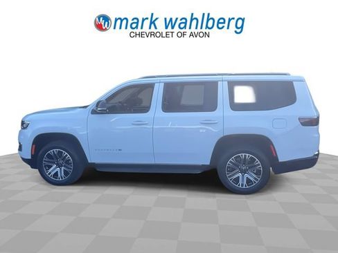 Used 2025 Jeep Wagoneer Series II AWD/4WD image 5