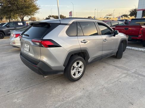 Used 2021 Toyota RAV4 XLE image 3