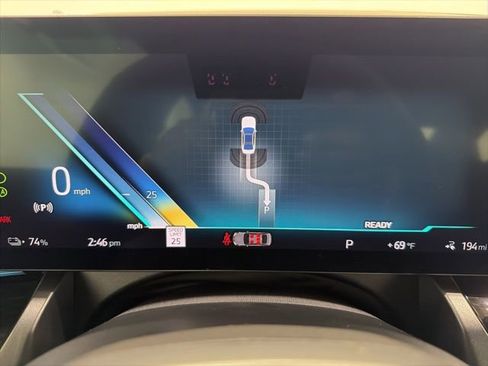 Used 2025 BMW i5 xDrive40 w/ Premium Package image 32