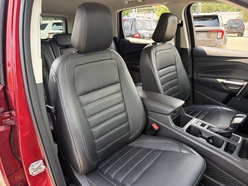 Used 2019 Ford Escape Titanium AWD/4WD image 23