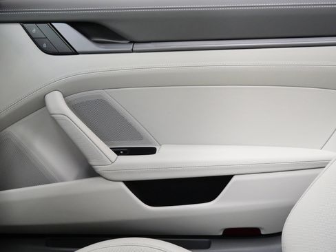 Used 2023 Porsche 911 Carrera image 36