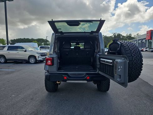 Used 2022 Jeep Wrangler Unlimited Rubicon AWD/4WD image 17