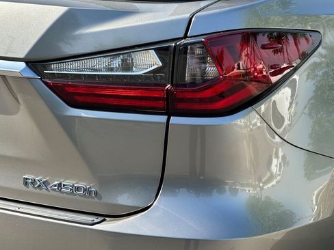 Used 2022 Lexus RX 450h AWD w/ Premium Package image 30