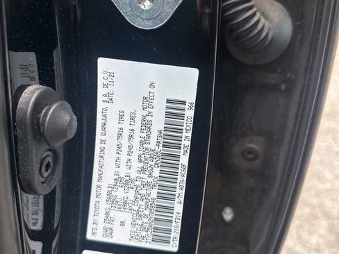 Used 2022 Toyota Tacoma SR AWD/4WD image 13
