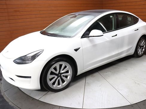 Used 2023 Tesla Model 3 Standard Range image 7