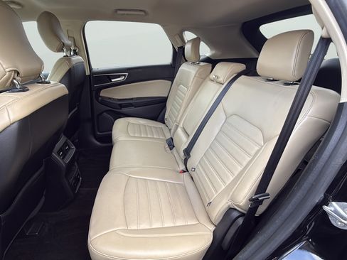 Used 2018 Ford Edge SEL w/ Equipment Group 201A AWD/4WD image 24