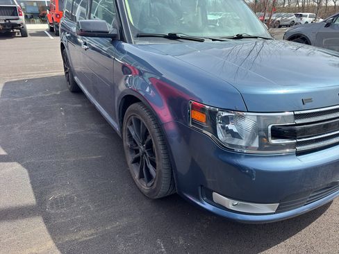 Used 2019 Ford Flex SEL w/ Equipment Group 202A image 2
