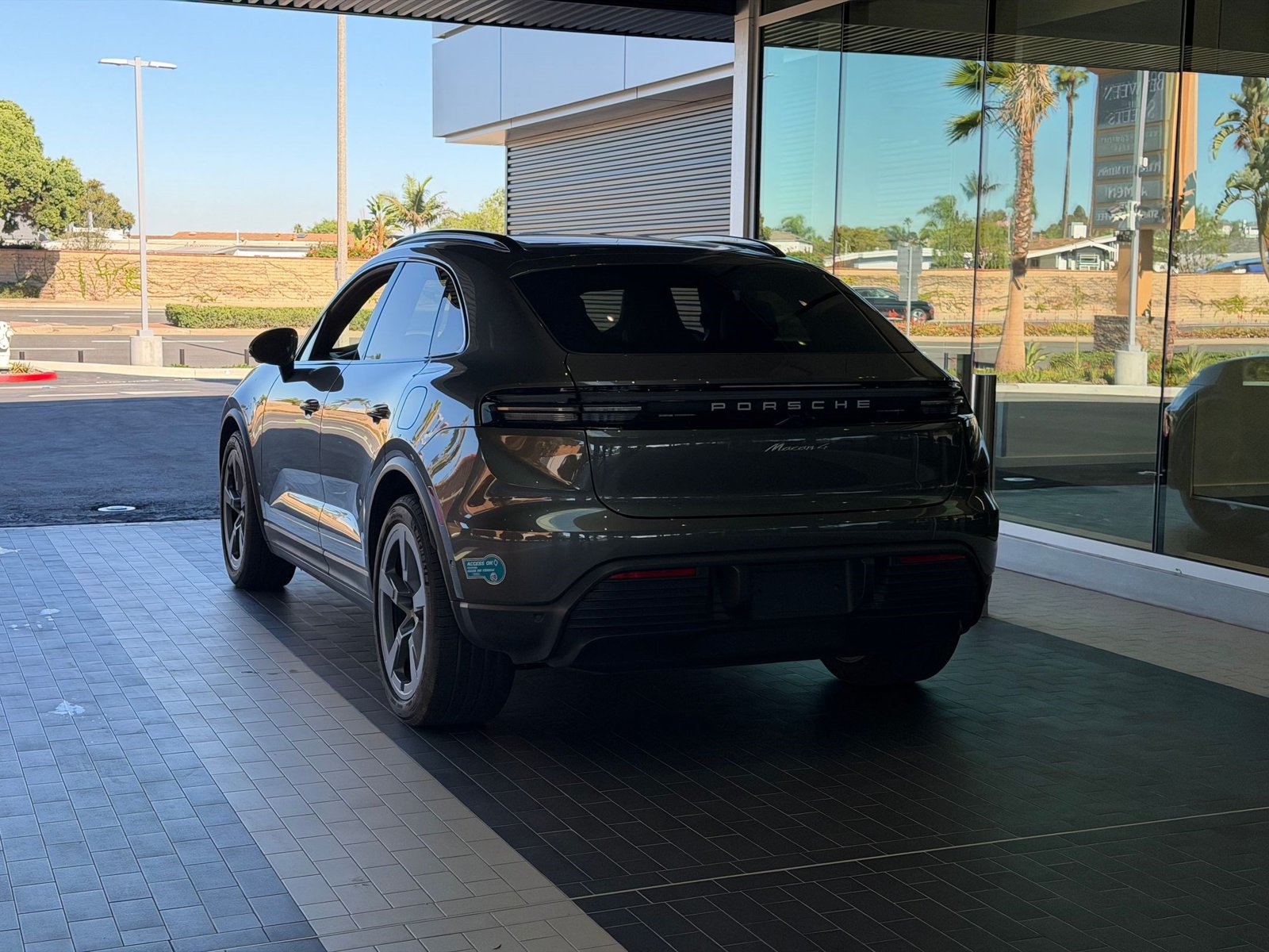 Certified 2024 Porsche Macan 4 Electric w/ Premium Package AWD/4WD image 12