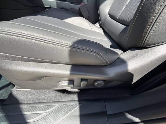 New 2026 Subaru Outback Limited AWD/4WD image 14