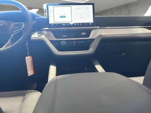 New 2026 Ford Explorer Active AWD/4WD image 12