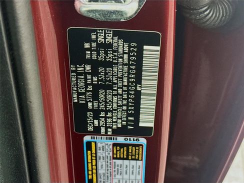 Used 2024 Kia Telluride S image 10