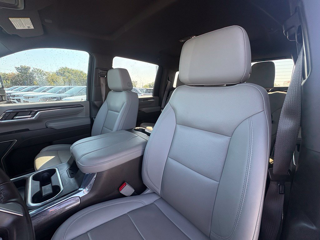 Used 2024 Chevrolet Silverado 2500 LTZ w/ LTZ Premium Package AWD/4WD image 13