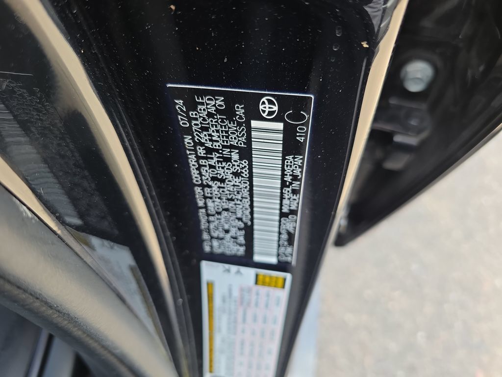 Used 2024 Toyota Prius LE AWD/4WD image 35