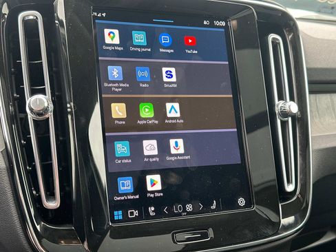 Certified 2024 Volvo XC40 B5 Ultimate w/ Climate Package image 11