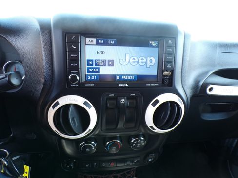 Used 2012 Jeep Wrangler Sahara AWD/4WD image 21