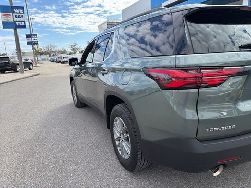 Used 2023 Chevrolet Traverse LT image 11