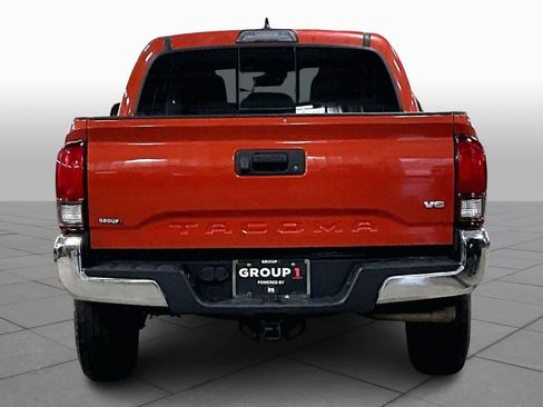 Used 2018 Toyota Tacoma SR5 image 4