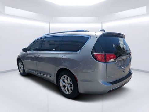 Used 2020 Chrysler Pacifica Limited FWD image 5
