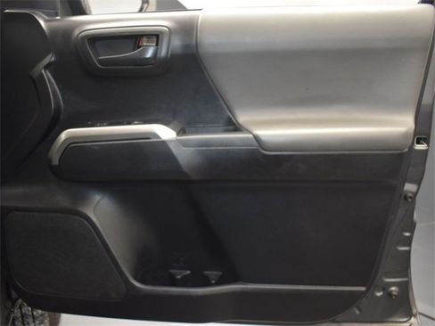 Used 2020 Toyota Tacoma SR5 image 13