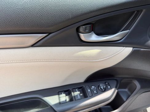 Used 2020 Honda Civic EX image 13