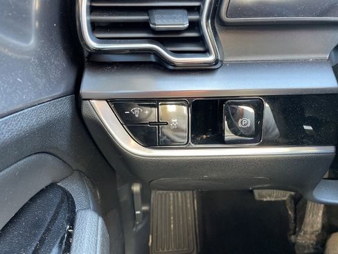 Used 2024 Kia Sportage EX image 23