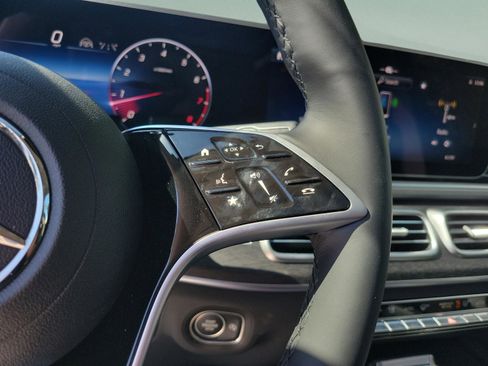 New 2026 Mercedes-Benz GLS 450 4MATIC image 28