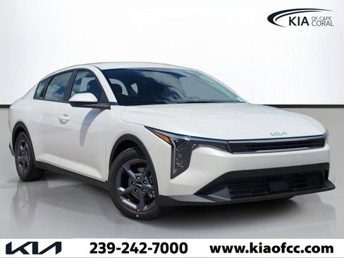 New 2026 Kia K4 FWD image 1