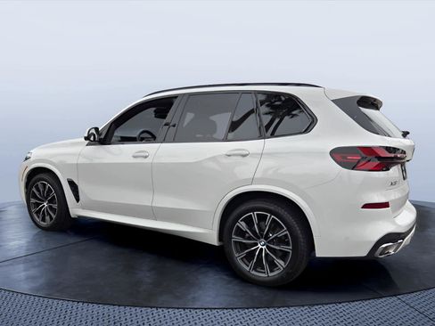 Certified 2026 BMW X5 sDrive40i w/ M Sport Package RWD image 4
