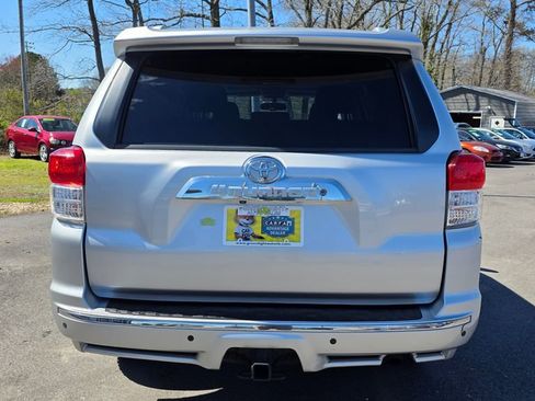 Used 2011 Toyota 4Runner SR5 w/ Convenience Pkg image 6