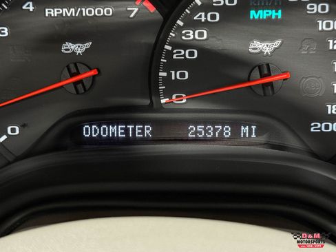 Used 2003 Chevrolet Corvette 50th Anniversary Edition w/ Preferred Equipment Group RWD image 19