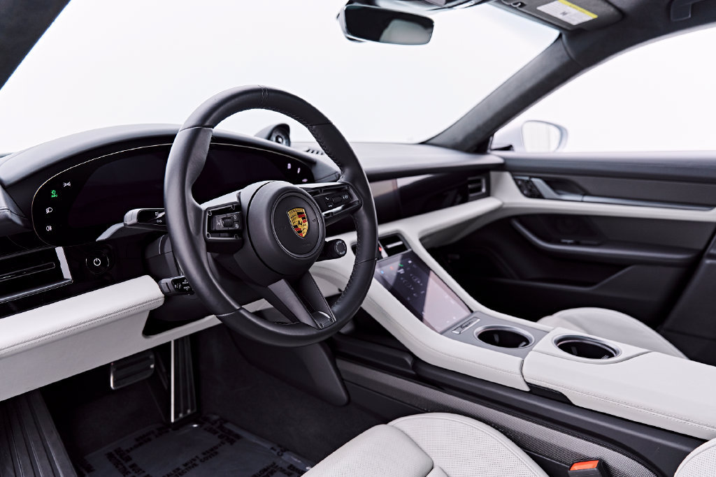 Used 2021 Porsche Taycan Turbo S AWD/4WD image 2