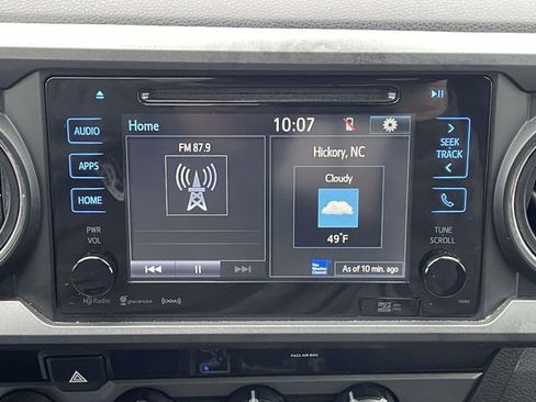 Used 2018 Toyota Tacoma TRD Off-Road image 21