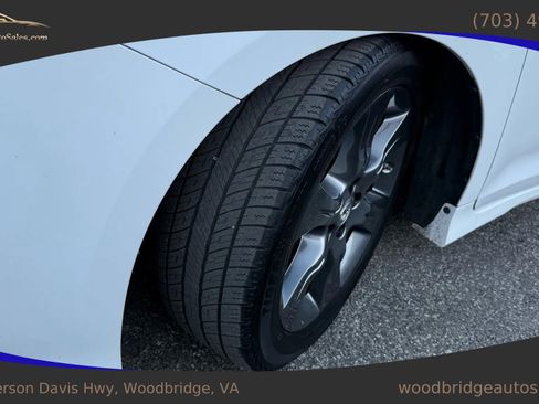 Used 2016 Toyota Sienna SE Premium image 39